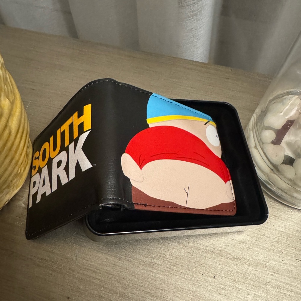 NWOT South Park Craig's
Gang Butt Crack Bi-Fold Collectible Tin case included